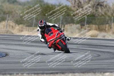 media/Dec-01-2025-Moto Forza (Mon) [[2daa91e15f]]/1-Advanced Group/Session 3 (Turn 3)/